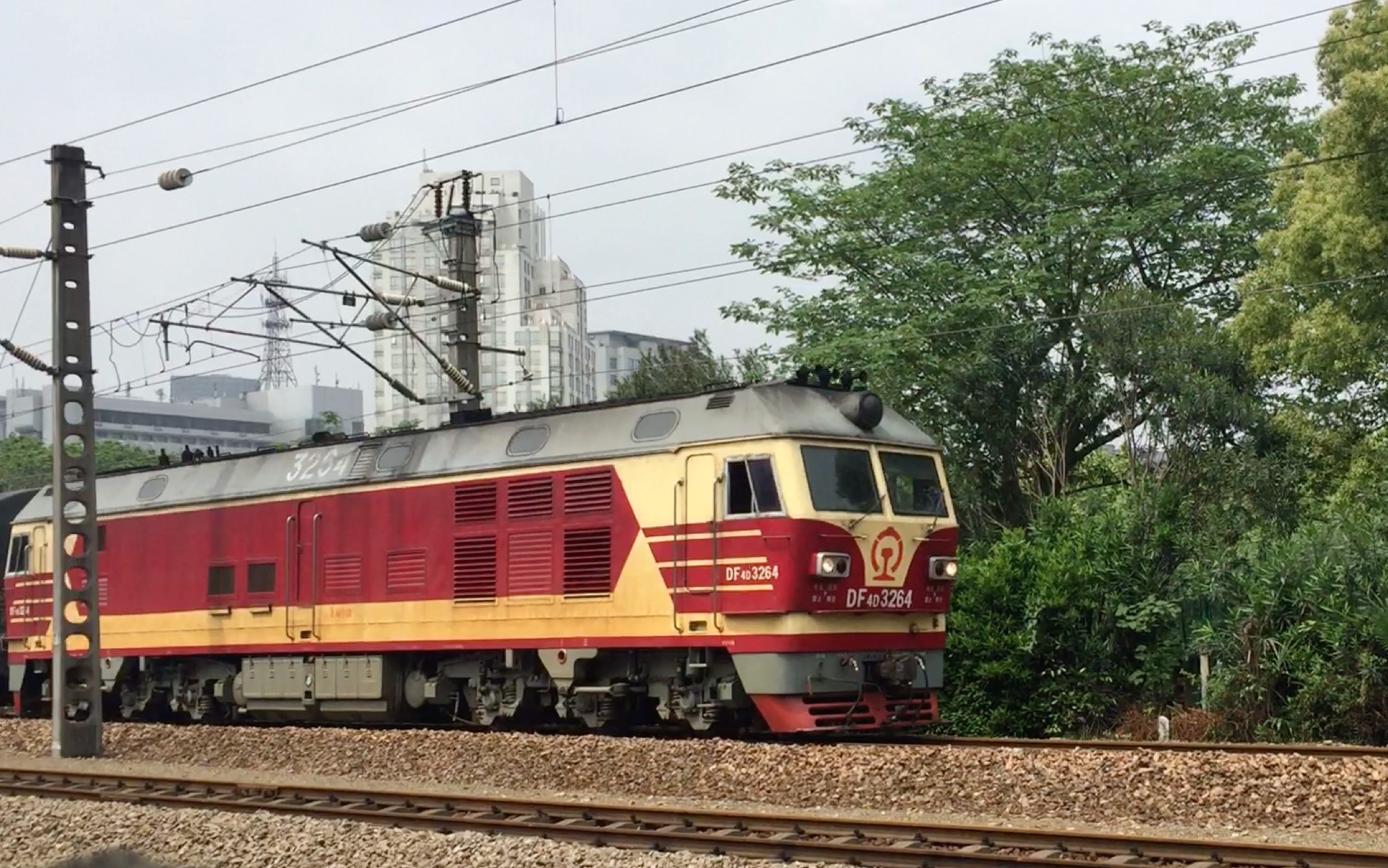 【这不跑得好好的嘛】k594次 杭州-阿克苏 df4dk-3264 上局合段 通过