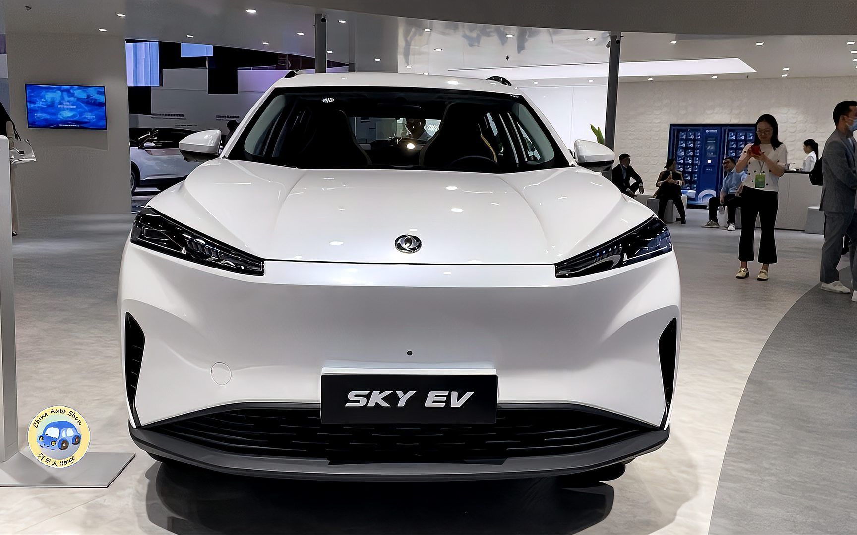 2023款东风风神sky车展亮相!续航里程500公里,外观与内饰静态体验