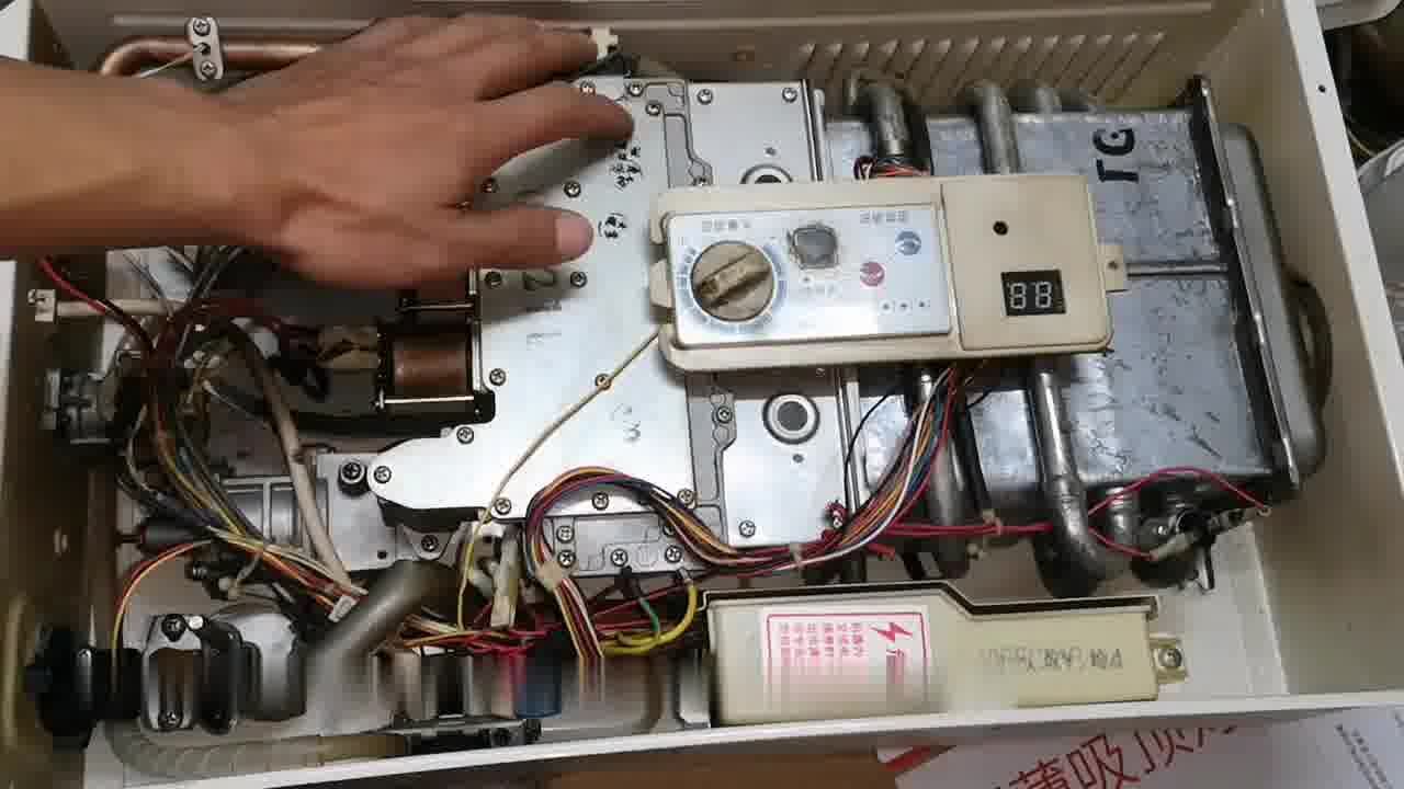 万和强排热水器风机不转不着火￥第710层,,完了,之前好好的,今天就