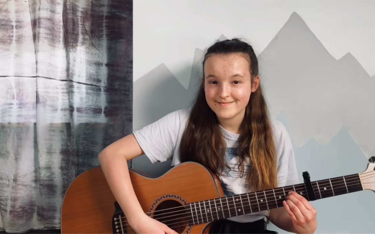 拉姆齐 bella ramsey 弹唱day three - one thing