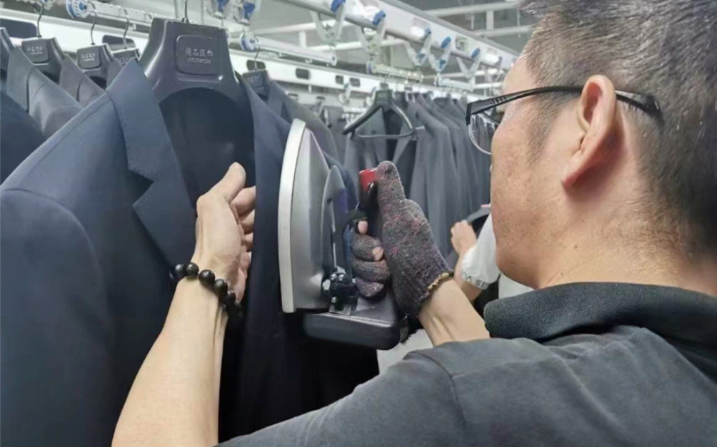 天津职业装西装衬衣定制厂家,定制专属企业服装,我司自有工厂,仓库也