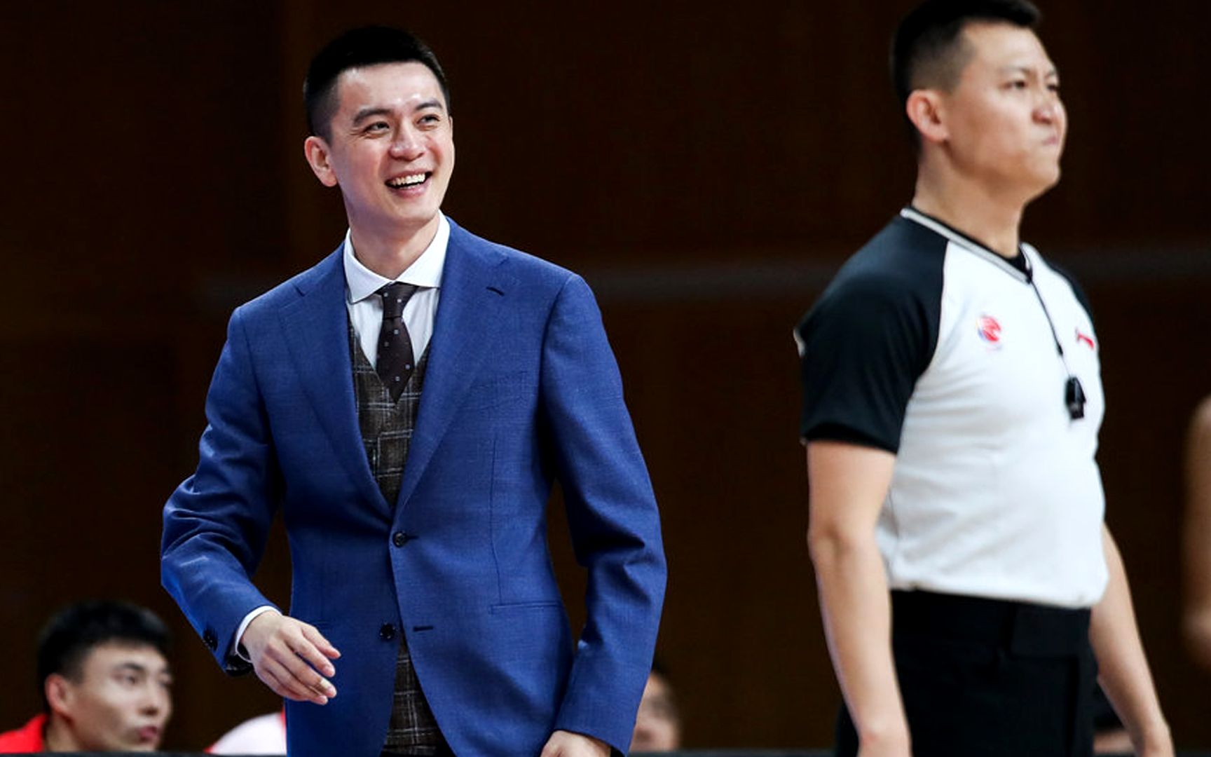 辽宁男篮杨鸣爆粗口上热搜!女球迷:连骂人都那么帅_哔哩哔哩_bilibili