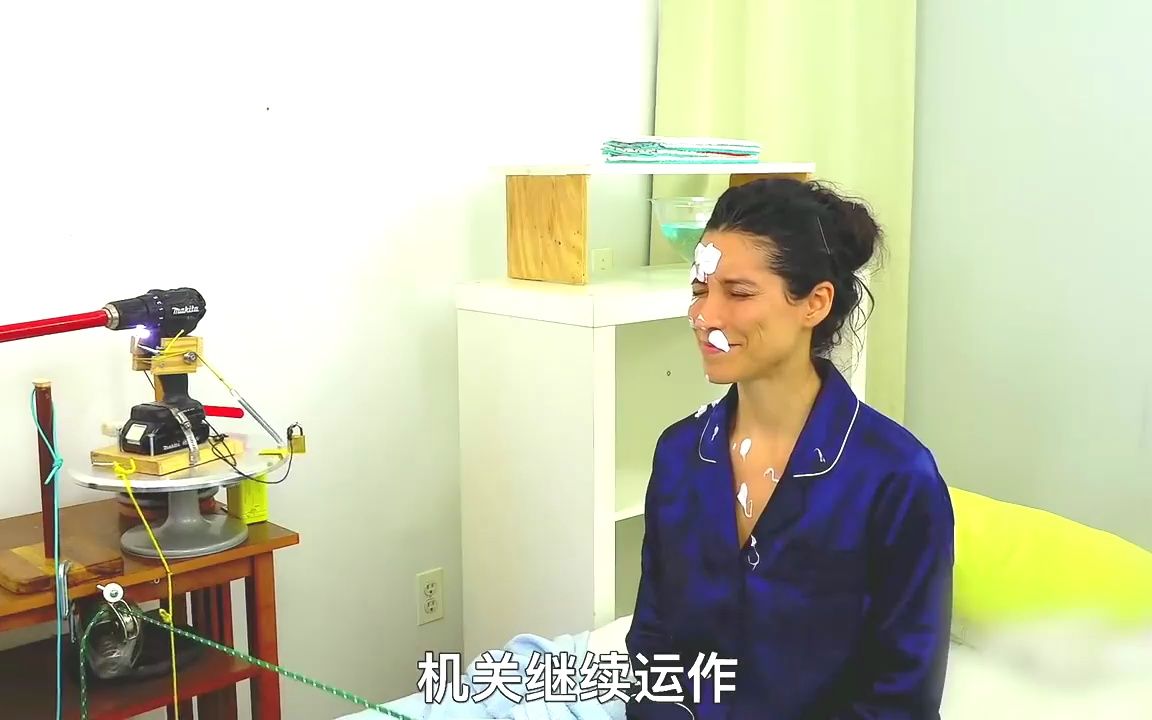 老爷们设计全自动化妆机,受到全村女性的夸赞