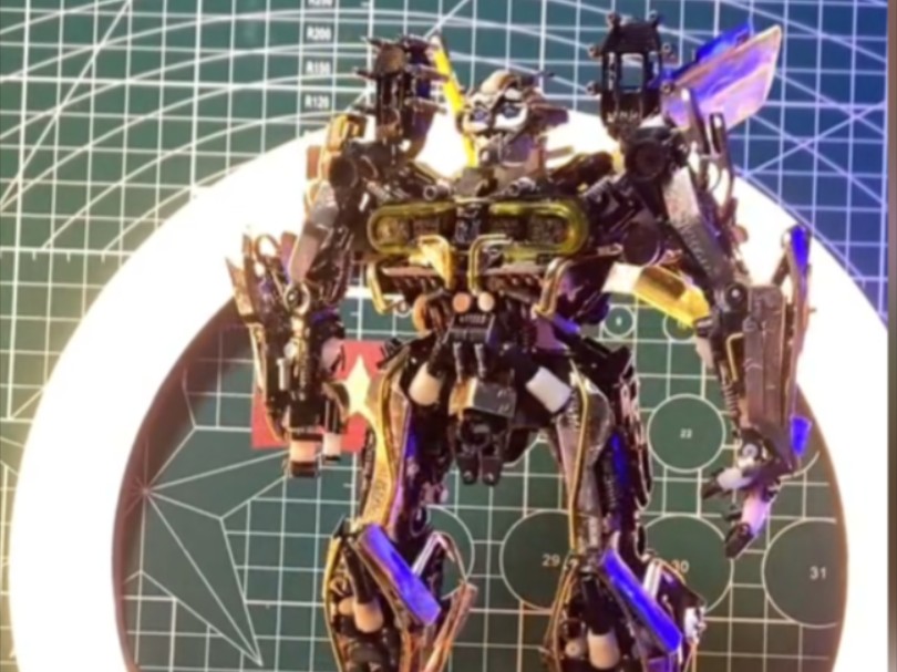 用打火机制作一个大黄蜂模型.谁儿时不想拥有一个大黄蜂了.