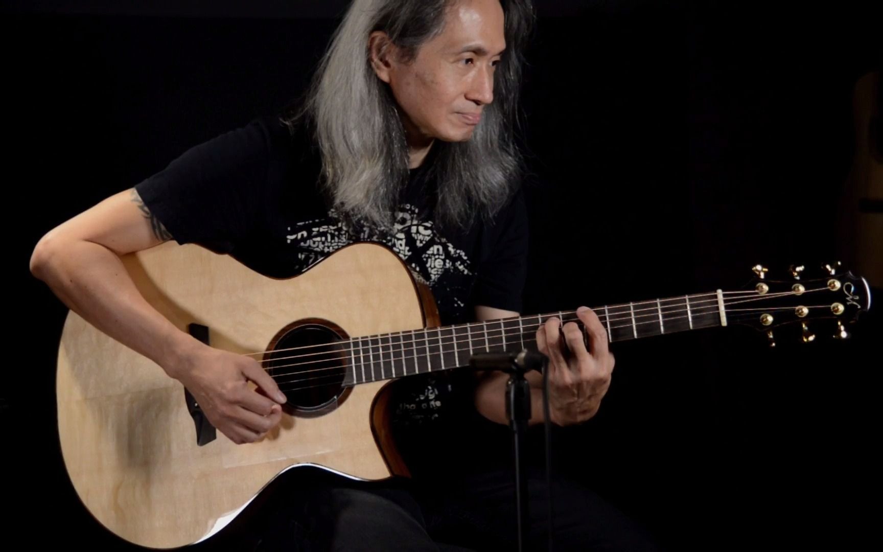 新加坡美诗特吉他 - 演示 – 私人珍藏 中珍宝 singa 黄金檀木底侧