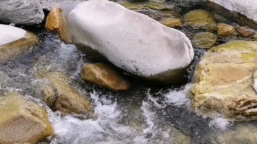 [图]秦岭深山，高山流水