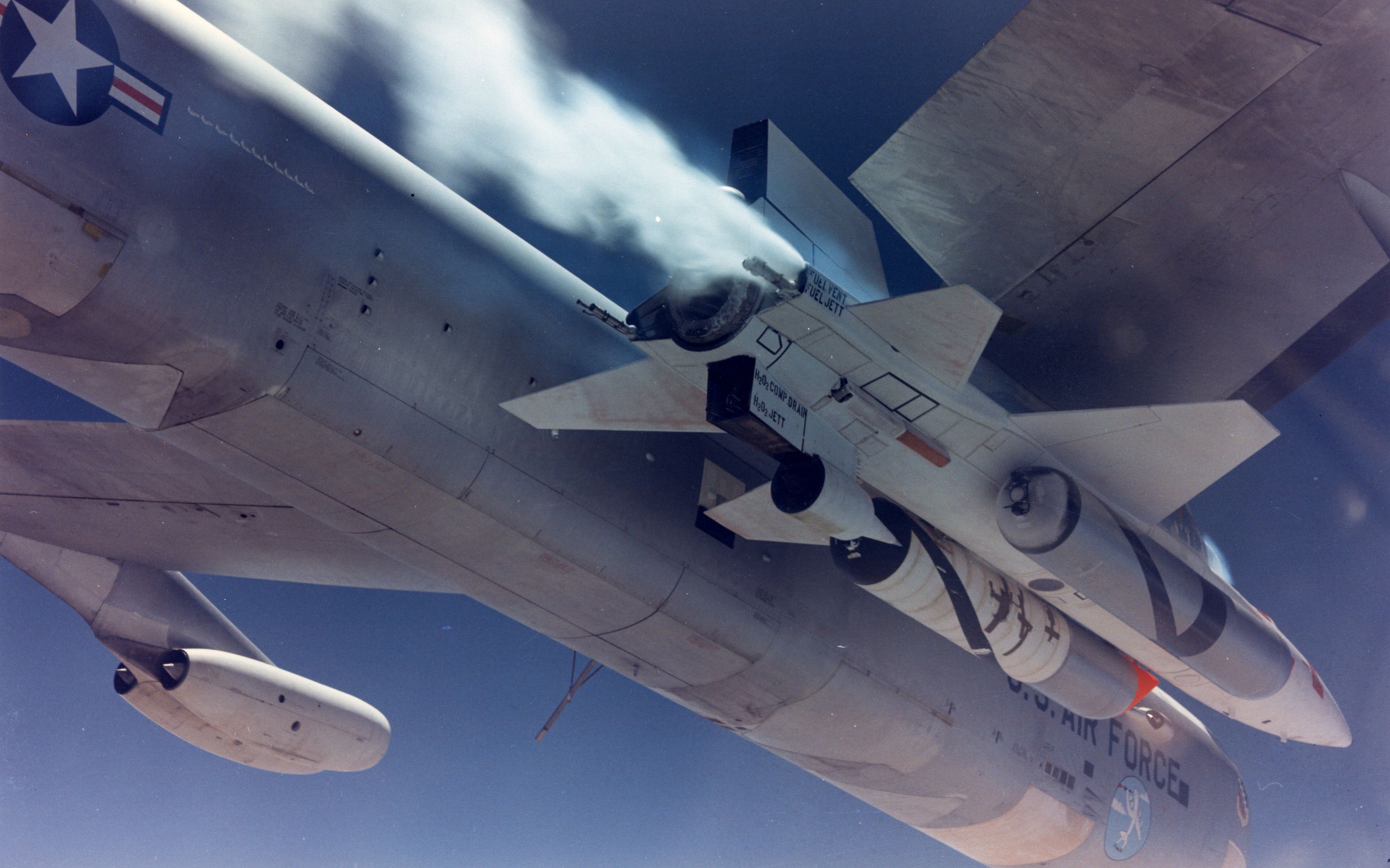 【讲堂553期】使用轰炸机高空投放,能飞到太空边缘,速度高达m6.