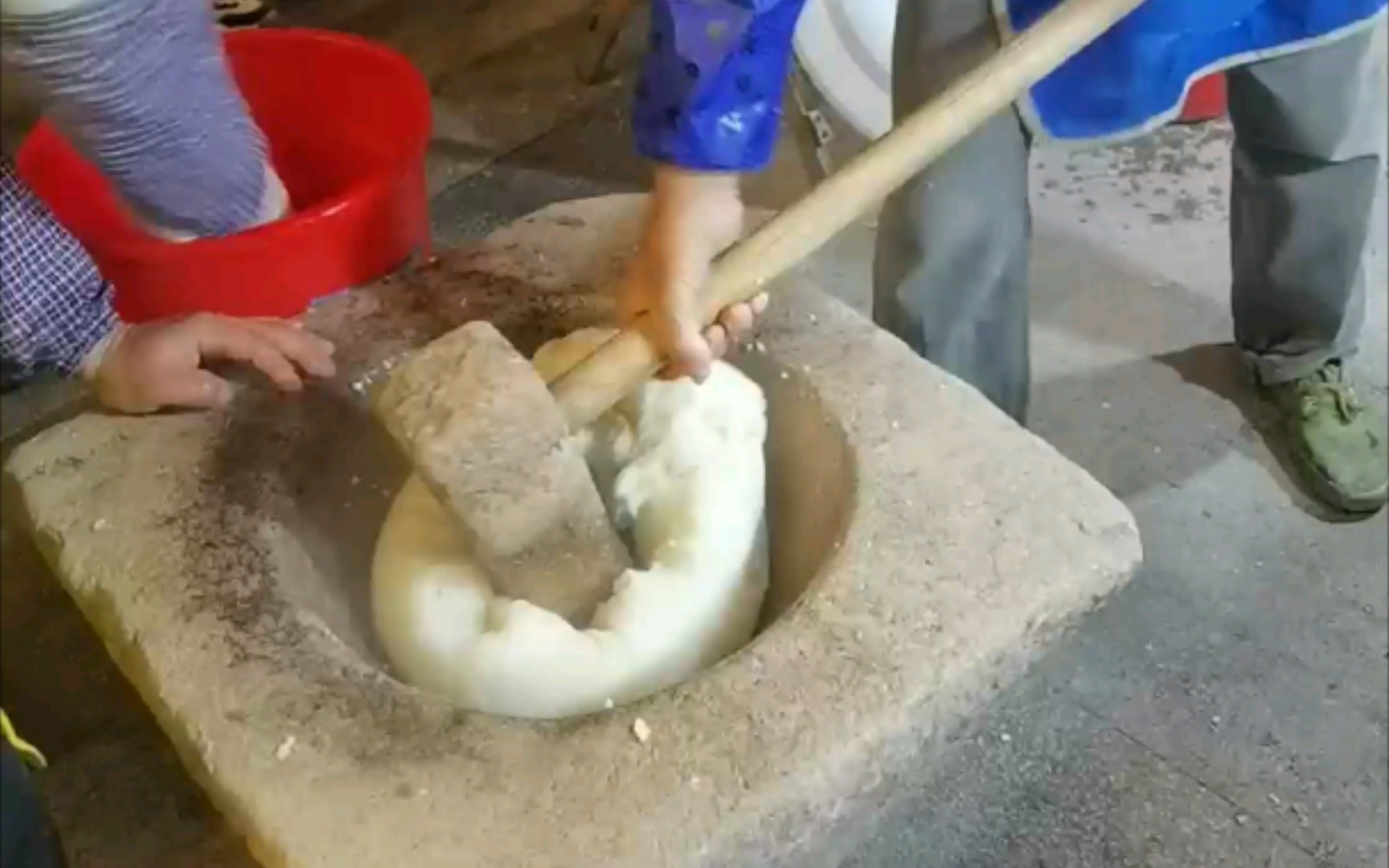 特色家乡味～温州瑞安手打年糕～这样打起来的年糕很韧性很好吃