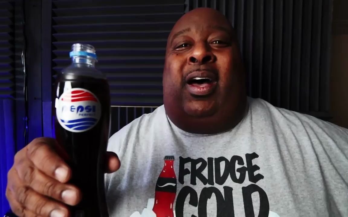 碳酸教父,喝的不够才艺来凑,搞瓶小的意思意思