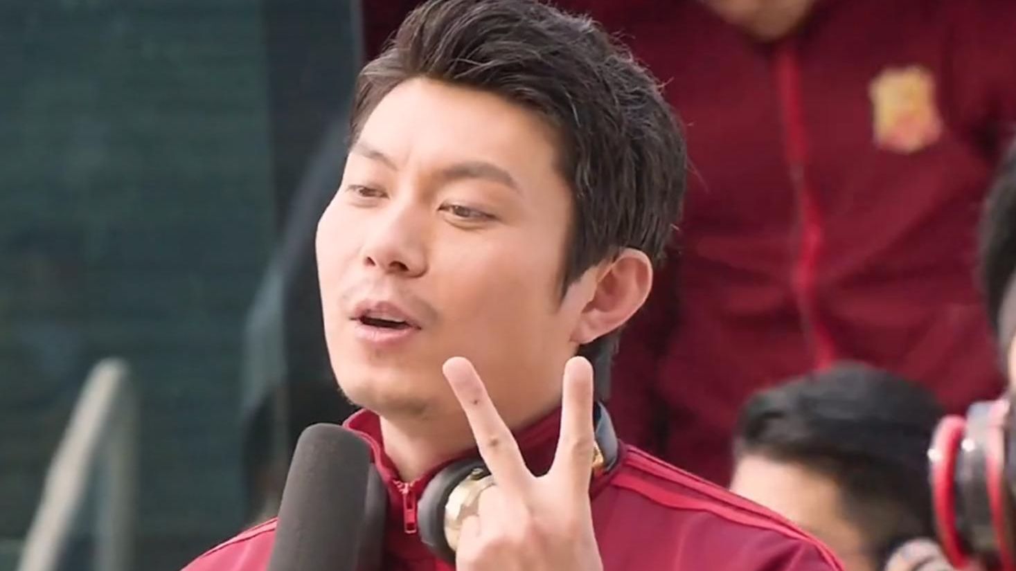 艾伦:请问傻子怎么演?导演:你机灵点就行!