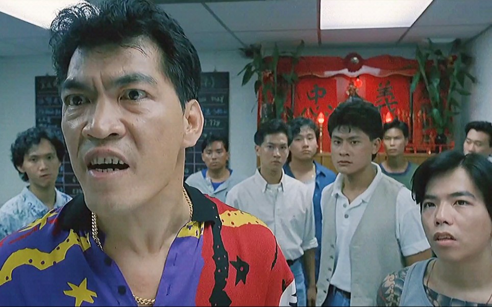 盘点影视中三大嚣张名场面,第三个是斧头帮扛把子坤哥.