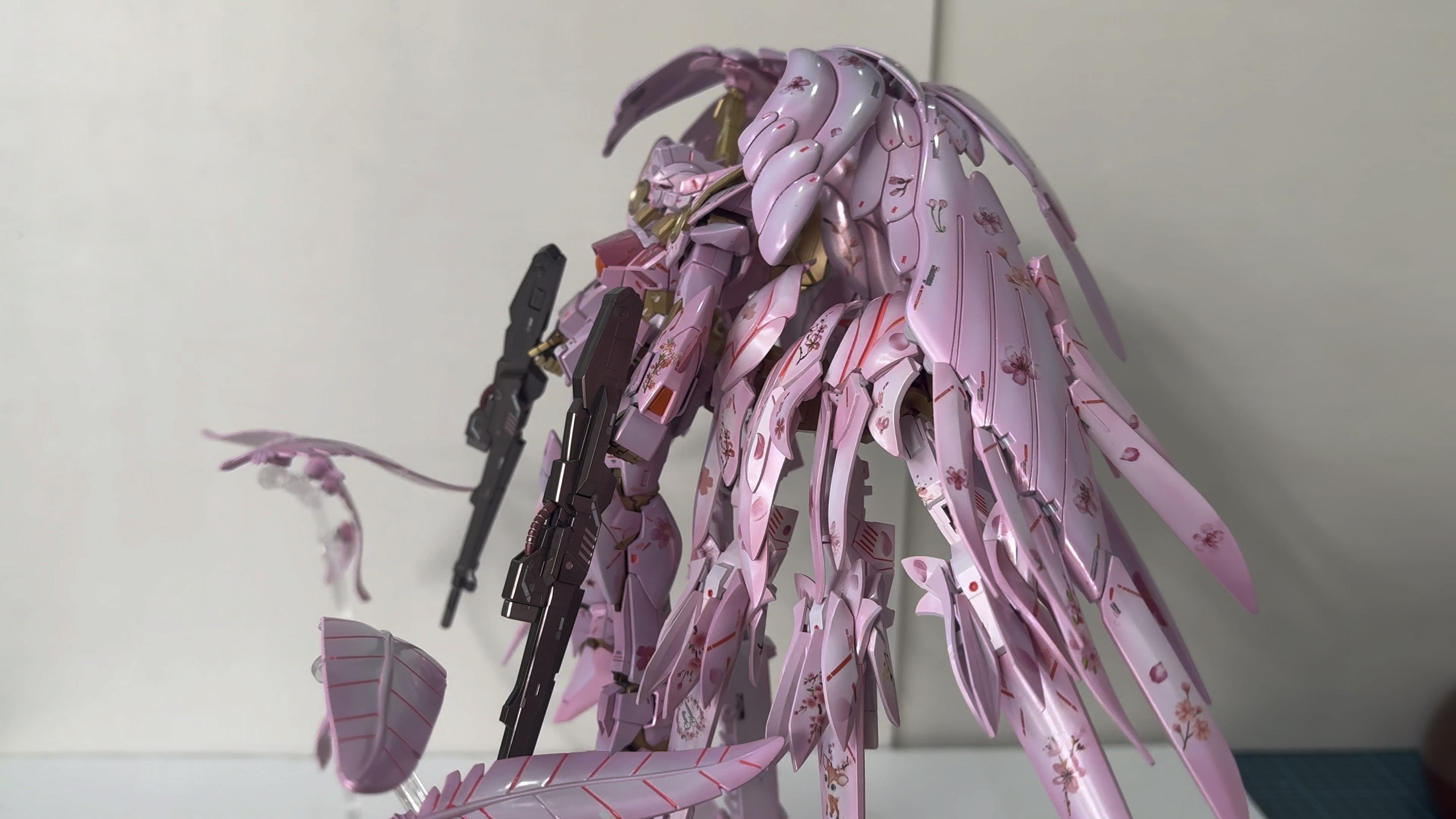 万代mg飞翼零式1.0掉毛喷涂成品,加国产白雪姬改件.