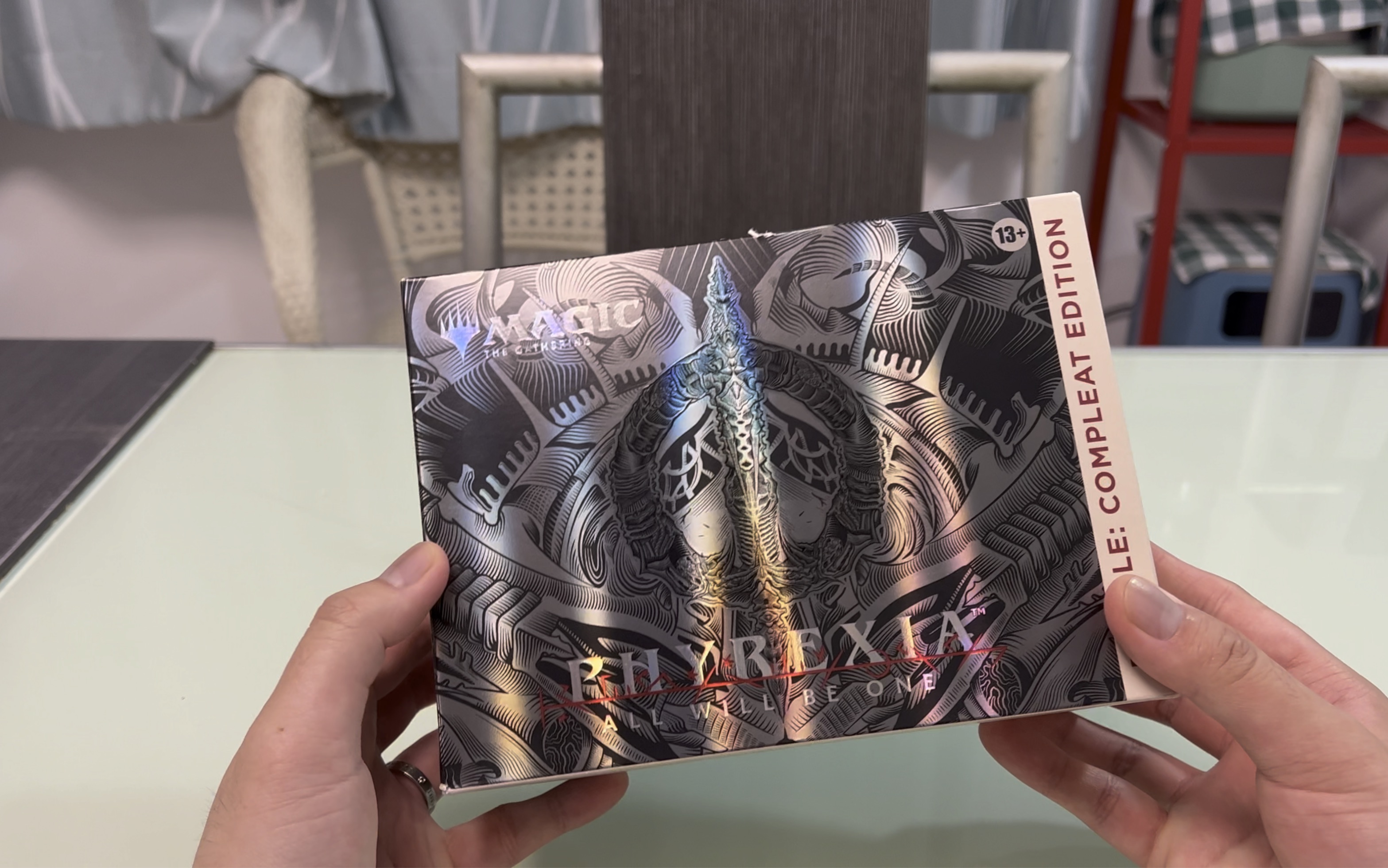万智牌万界归一完化包开盒！浮油工艺真的值得收藏！