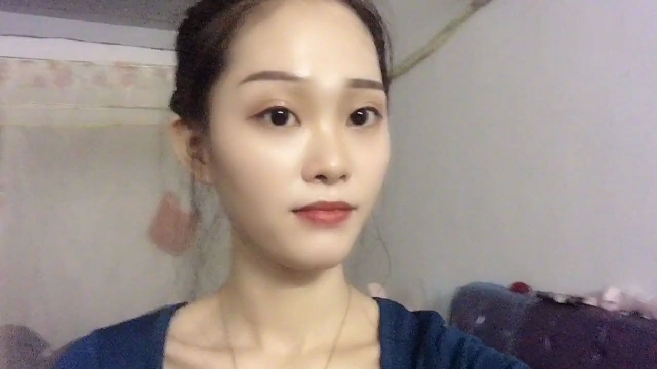 90后美女亲身试穿衣服,看这身材也太好了,能有机会当模特吗?哔哩哔哩bilibili