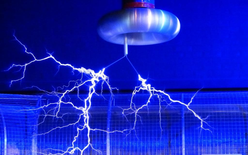 第五讲静电屏蔽电容器