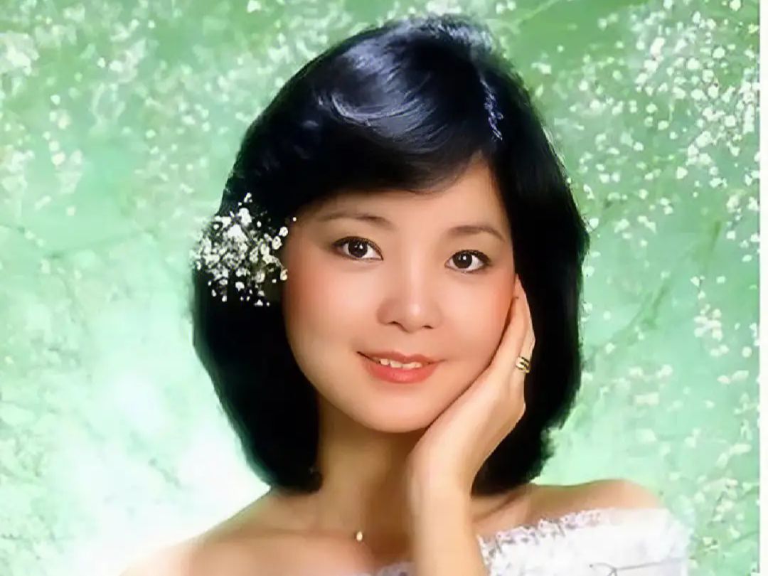 邓丽君最好听的二十二首歌曲，华语乐坛百听不厌的宝藏经典，华语歌后真的是魅力无限