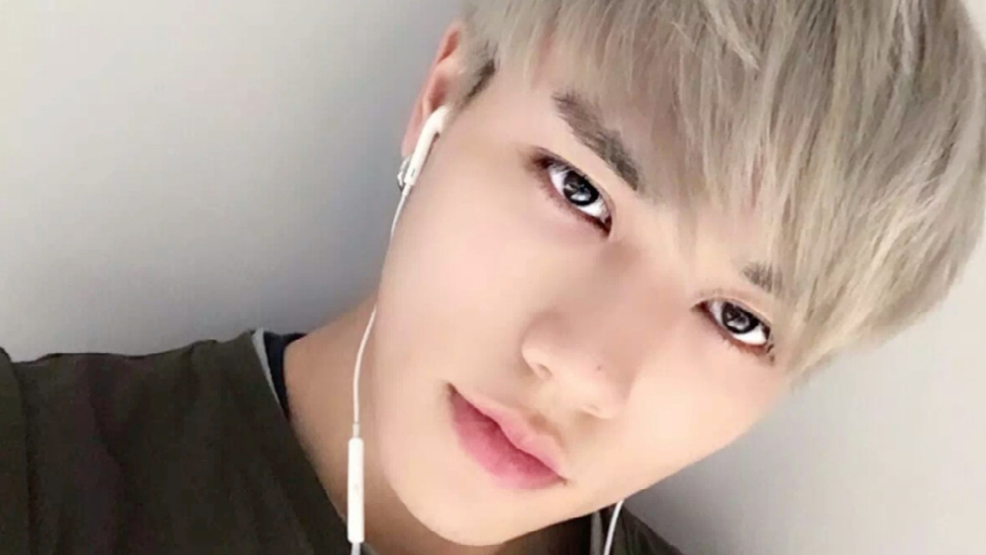 【林彦俊】出道前的俊赫还是很帅的,哈哈皮一下很开心