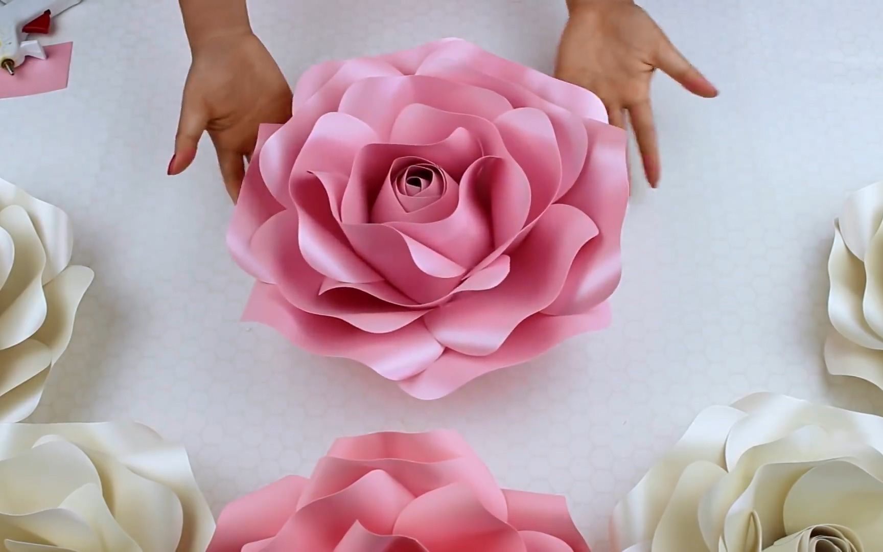 创意纸艺手工教程卡纸做大型玫瑰花教程