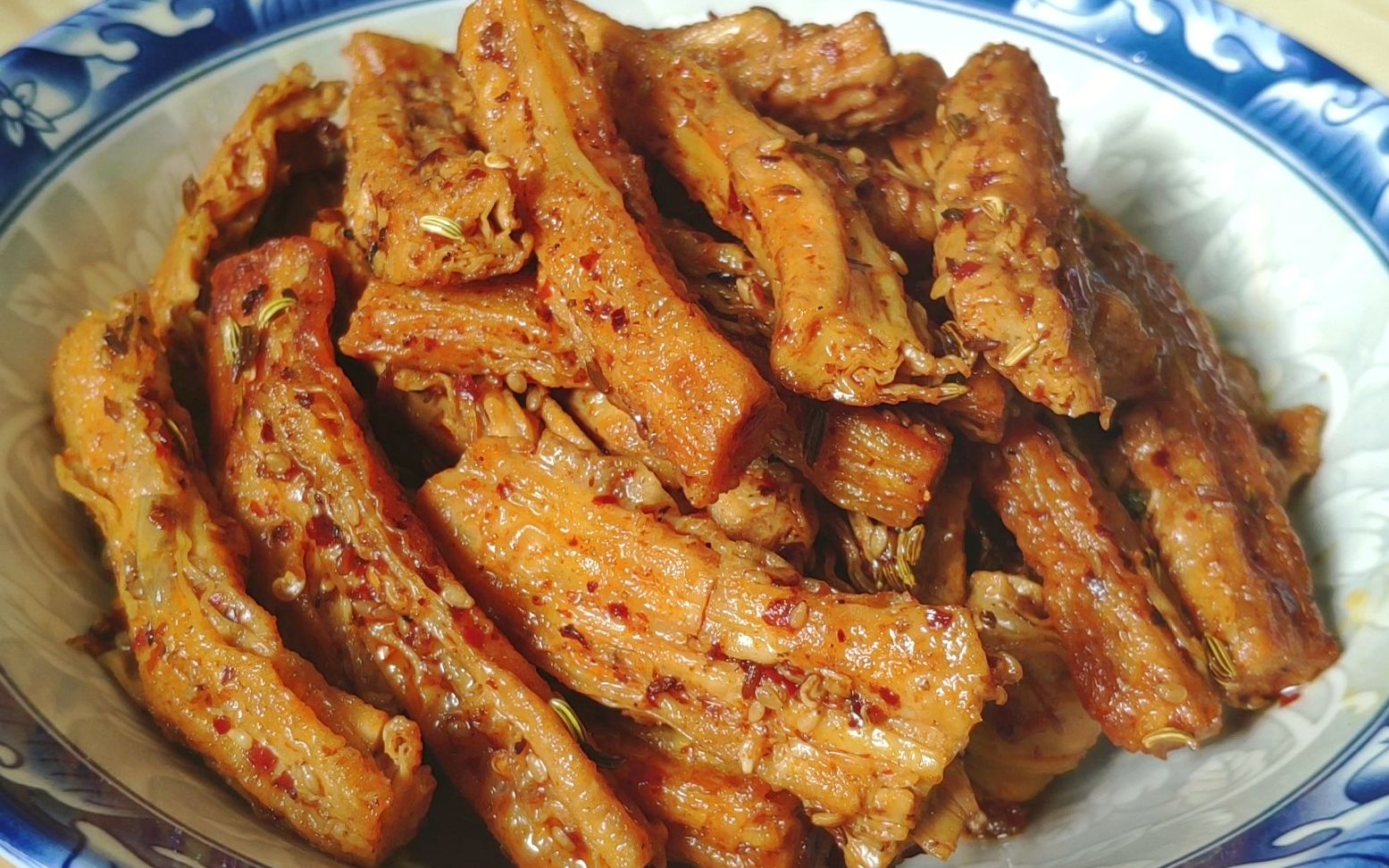 教你用腐竹做辣条,香辣过瘾,刚出锅就流口水了_哔哩哔哩 (゜-゜)つロ