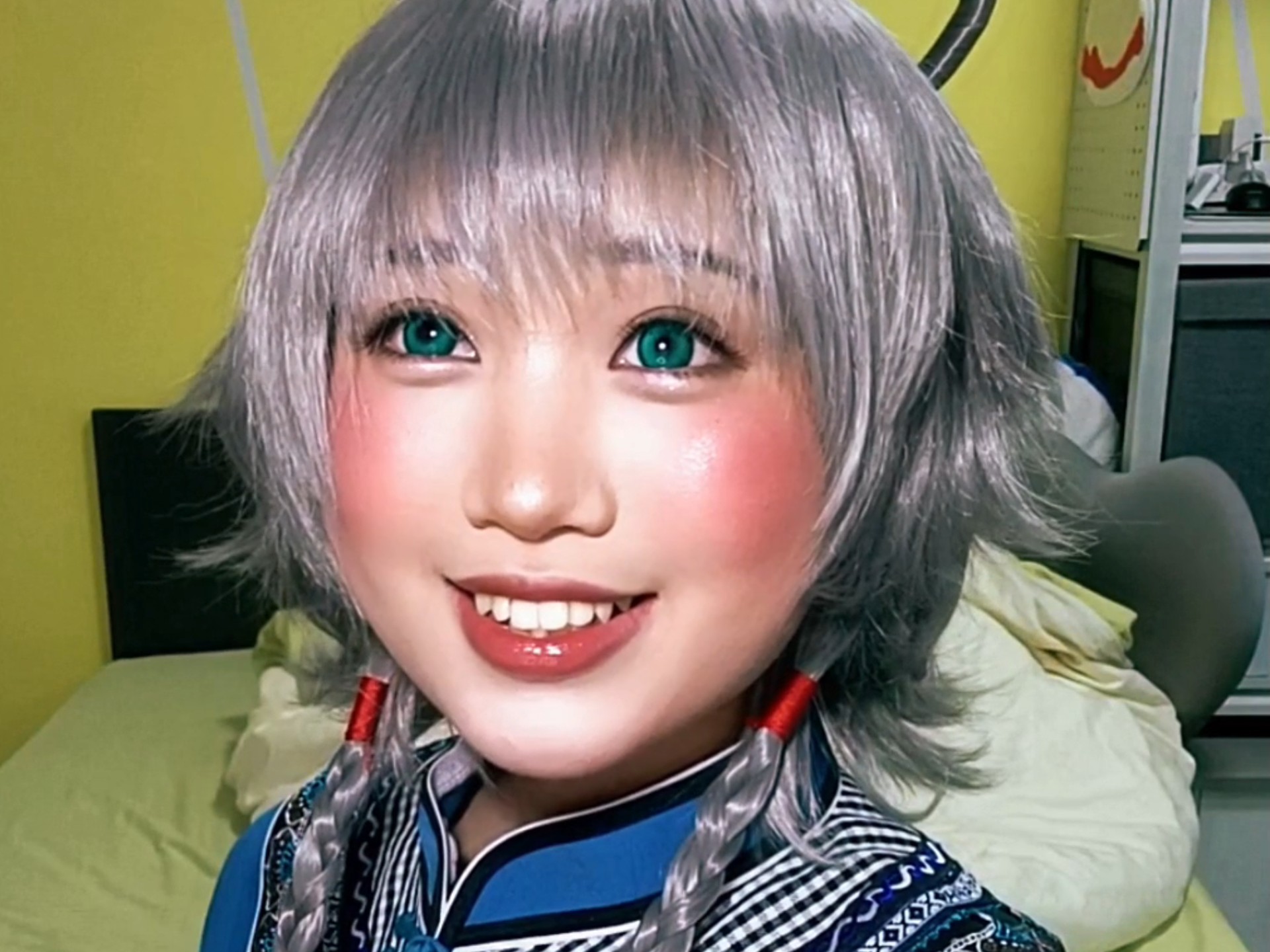 洛天依同志是咱们村最会唱山歌的