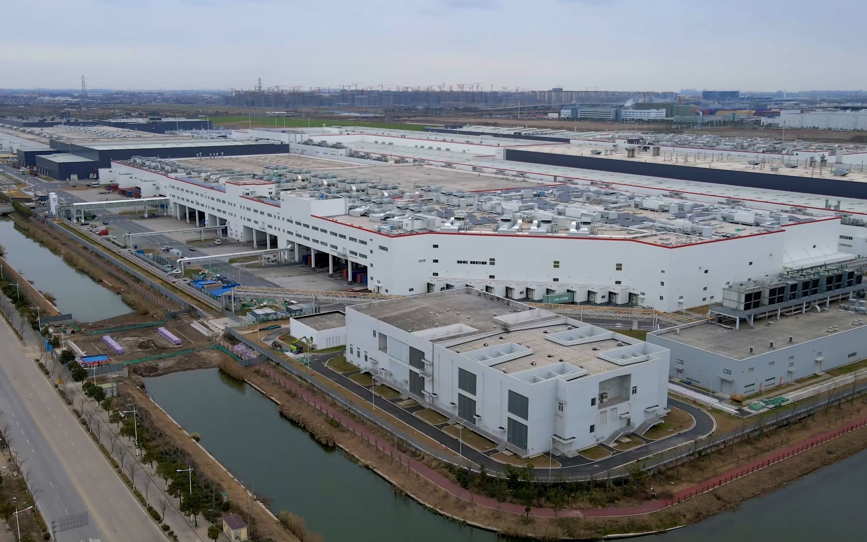 【航拍】特斯拉上海超级工厂 | 关闭一周后的样子 2022/12/29