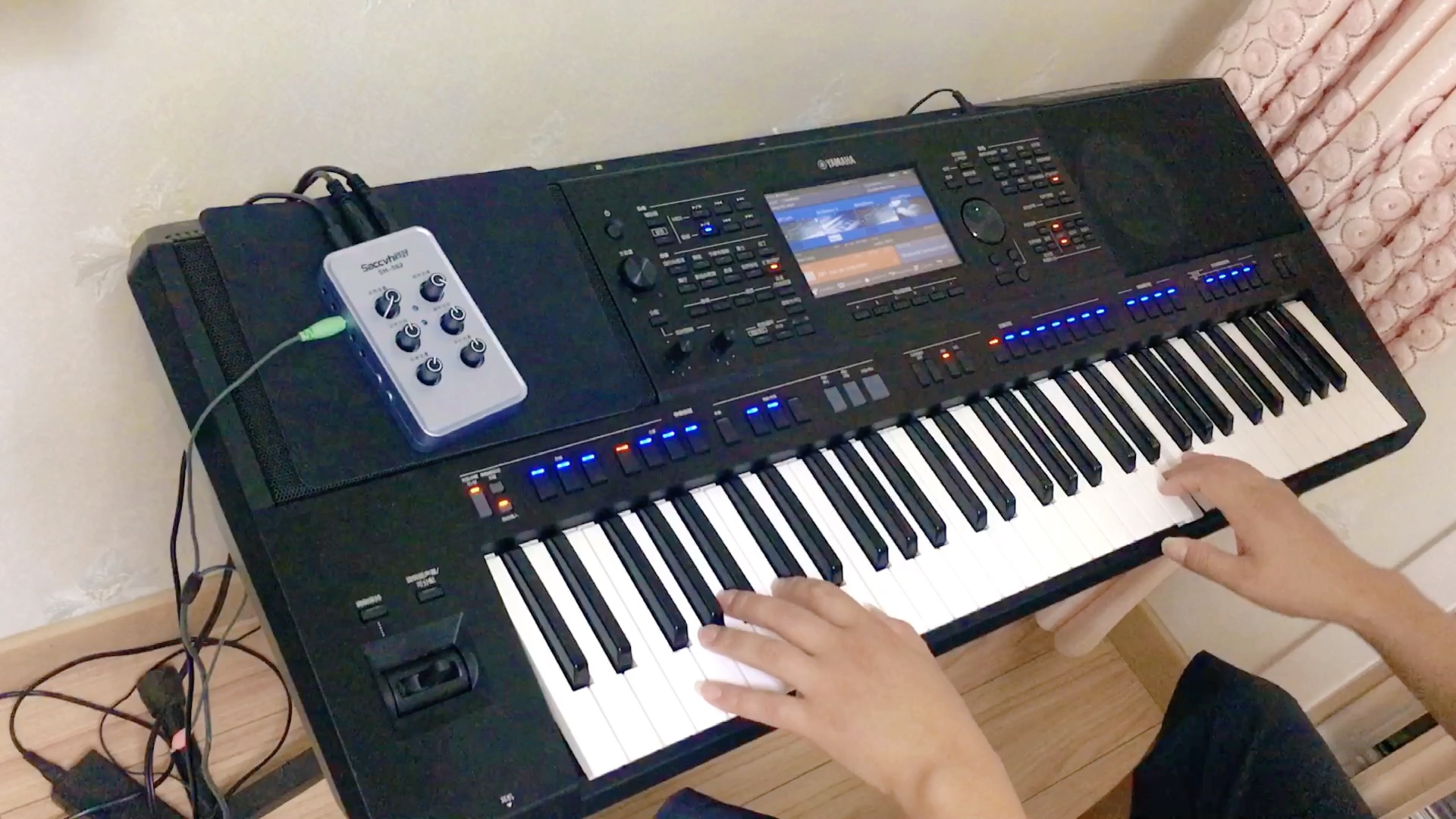 电子琴演奏经典怀旧歌曲《风飞沙》,太好听了