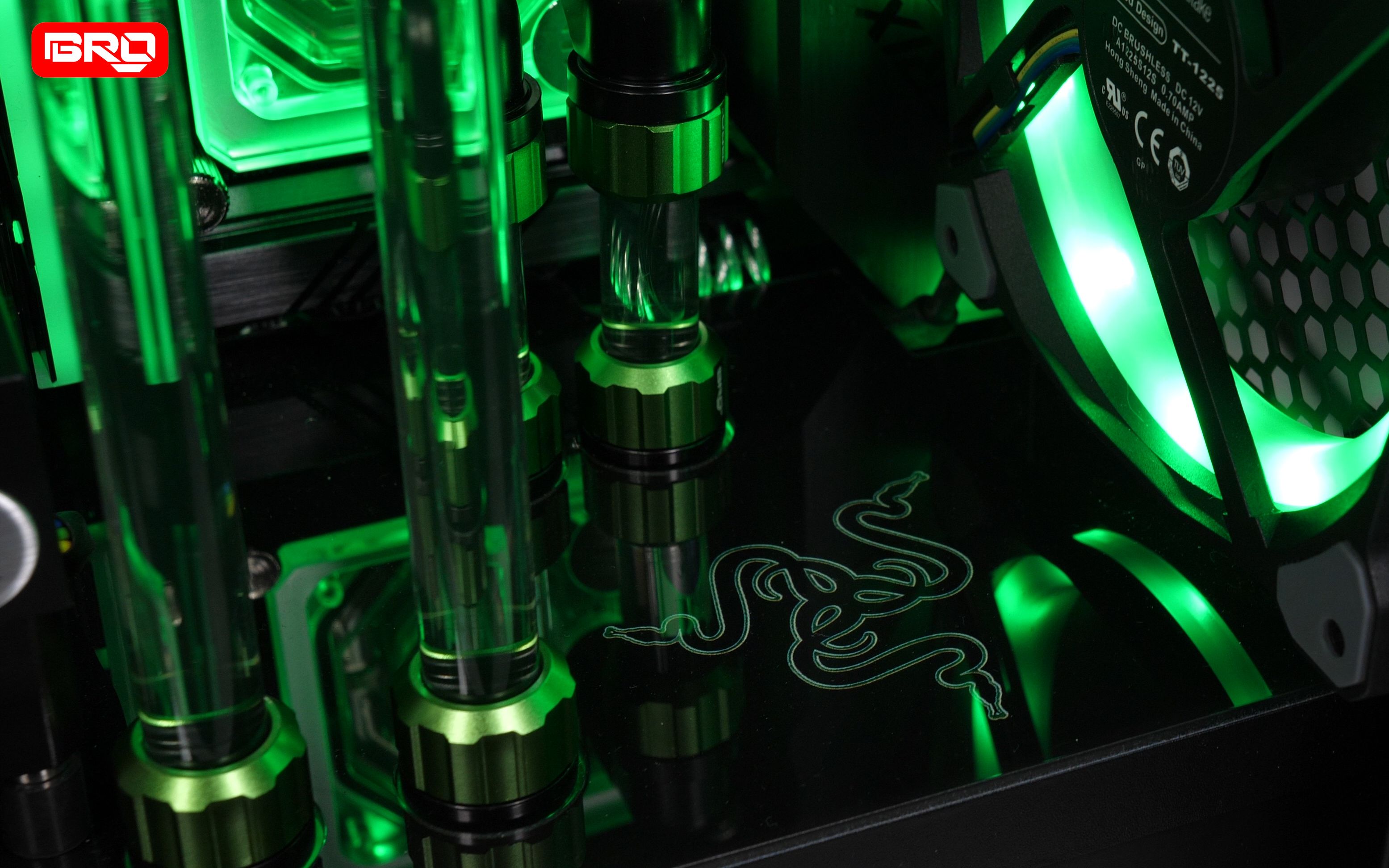 绿到你发慌~雷蛇信仰主机,全套雷蛇水冷主机!「bro装机show」