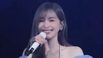 面对唱歌跑调的歌迷，王心凌终于还是出手了哈哈！王心凌演唱会现场名场面嗨爆全场Live！王心凌世界巡回演唱会！超清直拍！最强饭拍！华语天后！王心凌霸总画质！