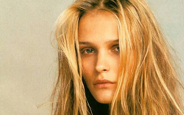 【carmen kass】卡神2000年的走秀剪辑 来自嫩卡的