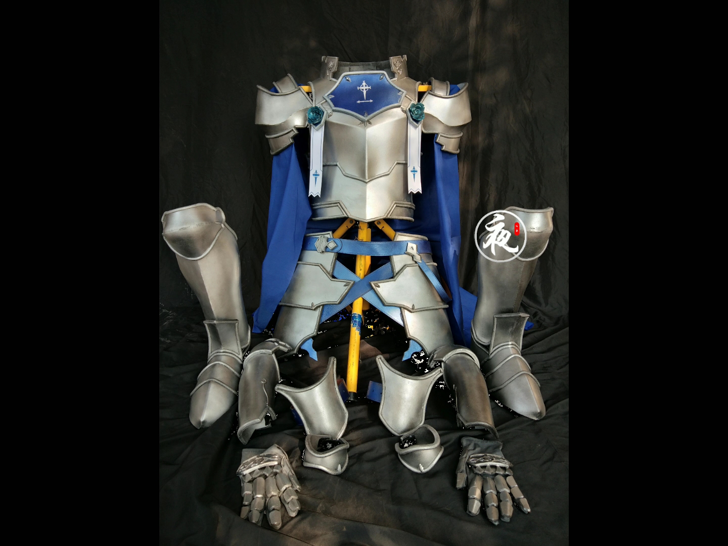 那边的优吉欧来跟我签订契约成为整合骑士吧