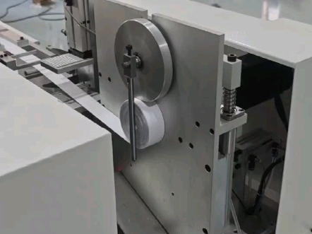 全自动背胶魔术贴打卷机