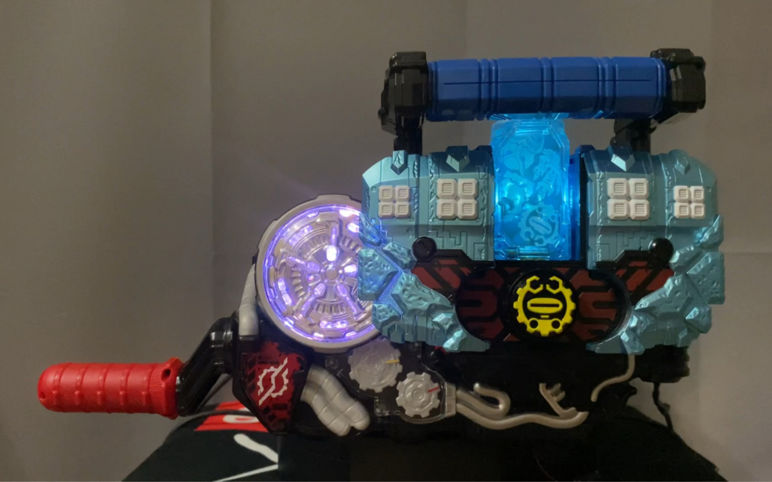 假面骑士build dx岩浆龙拳套&dx暴雪拳套外接音响把玩