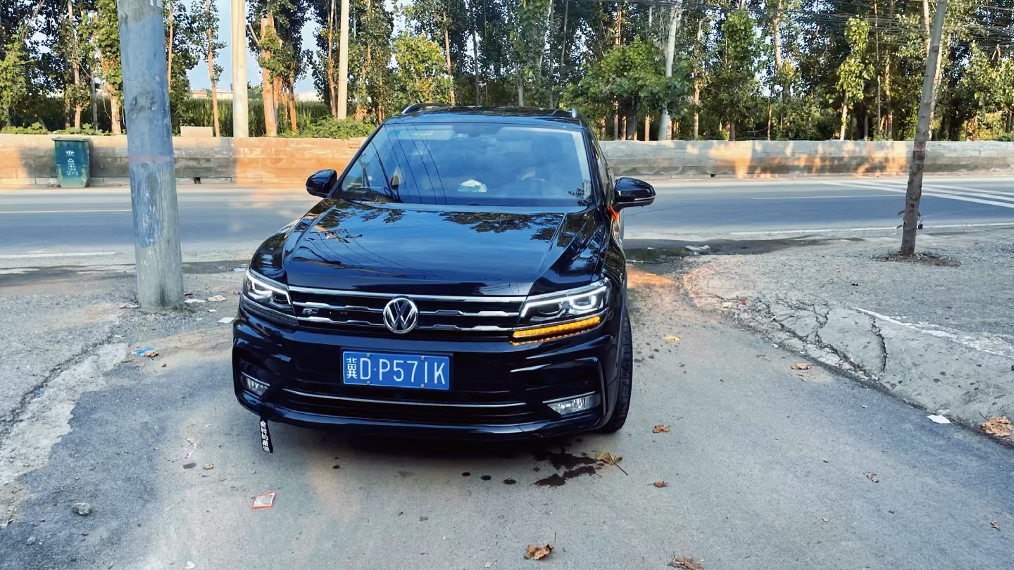 恭喜您成为尊贵的大众车主愿您在事业上宏图大展登众人之顶vw标陪伴您