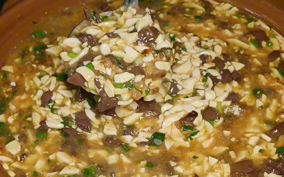 鸭血油渣汪豆腐