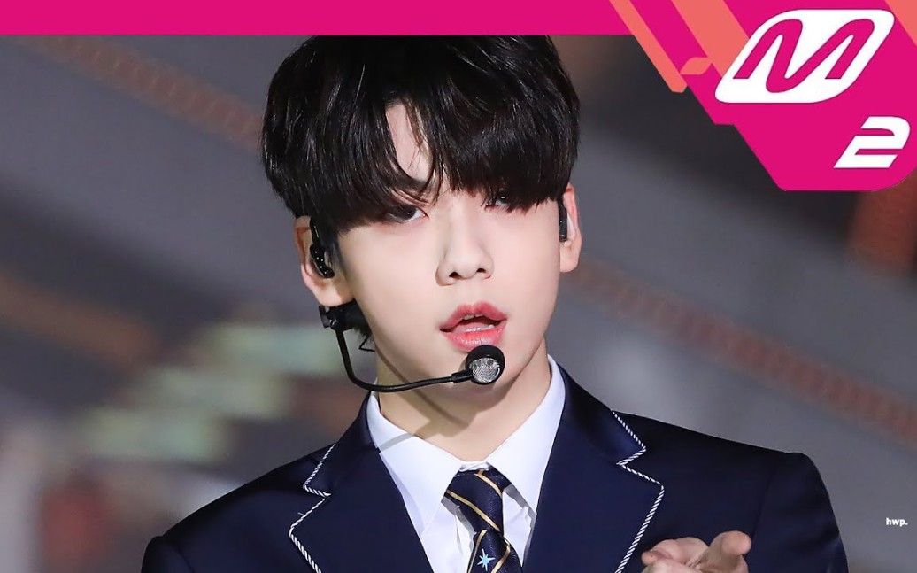 [图]【崔秀彬】男子汉cover入坑直拍！@191225 歌谣大战TXT BOY IN LUV (SOOBIN) fancam 其实是以假乱真差点以为是官方的横版饭拍