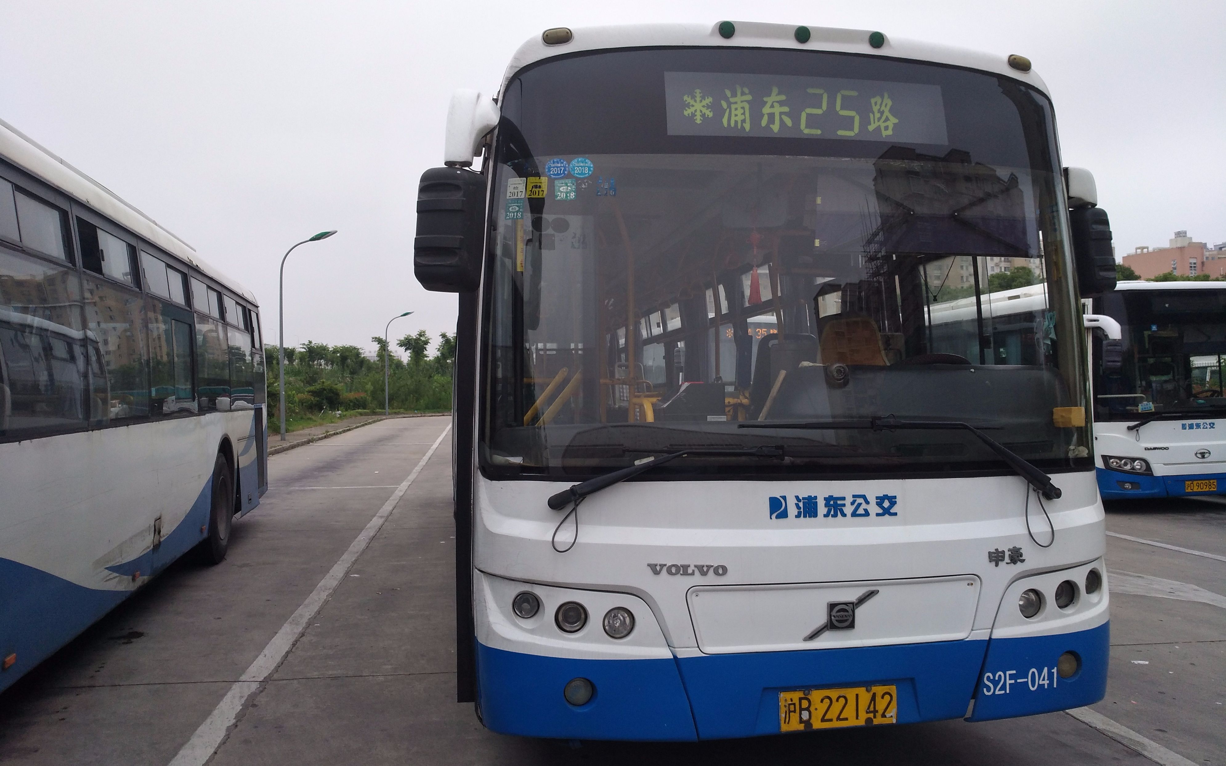 上海公交浦东25路前方展望第一视角