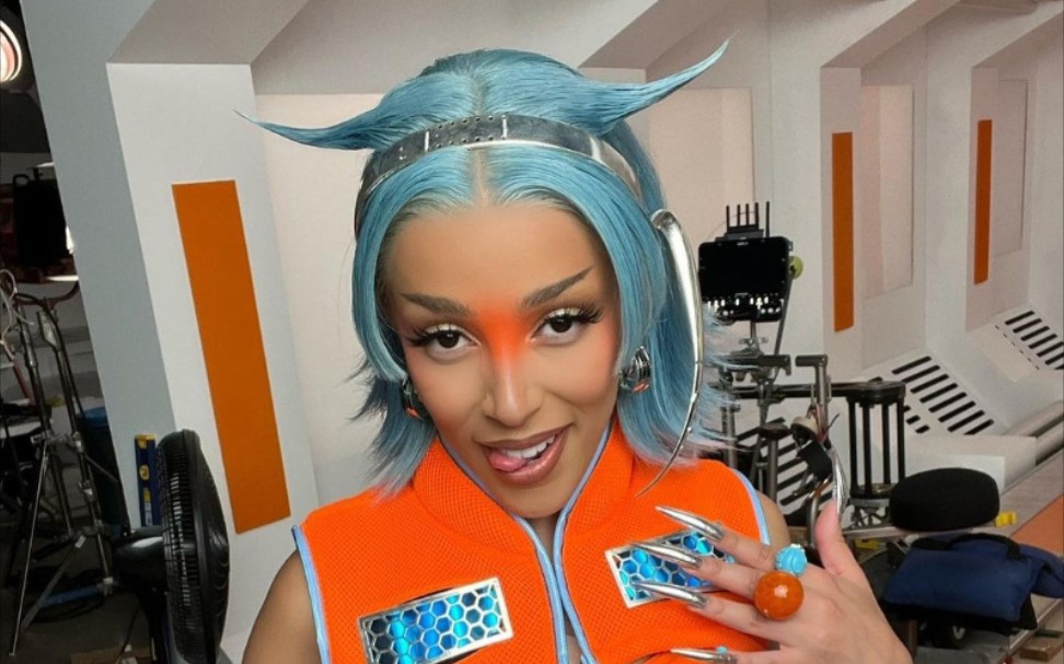 doja cat get into薇娅 mv造型