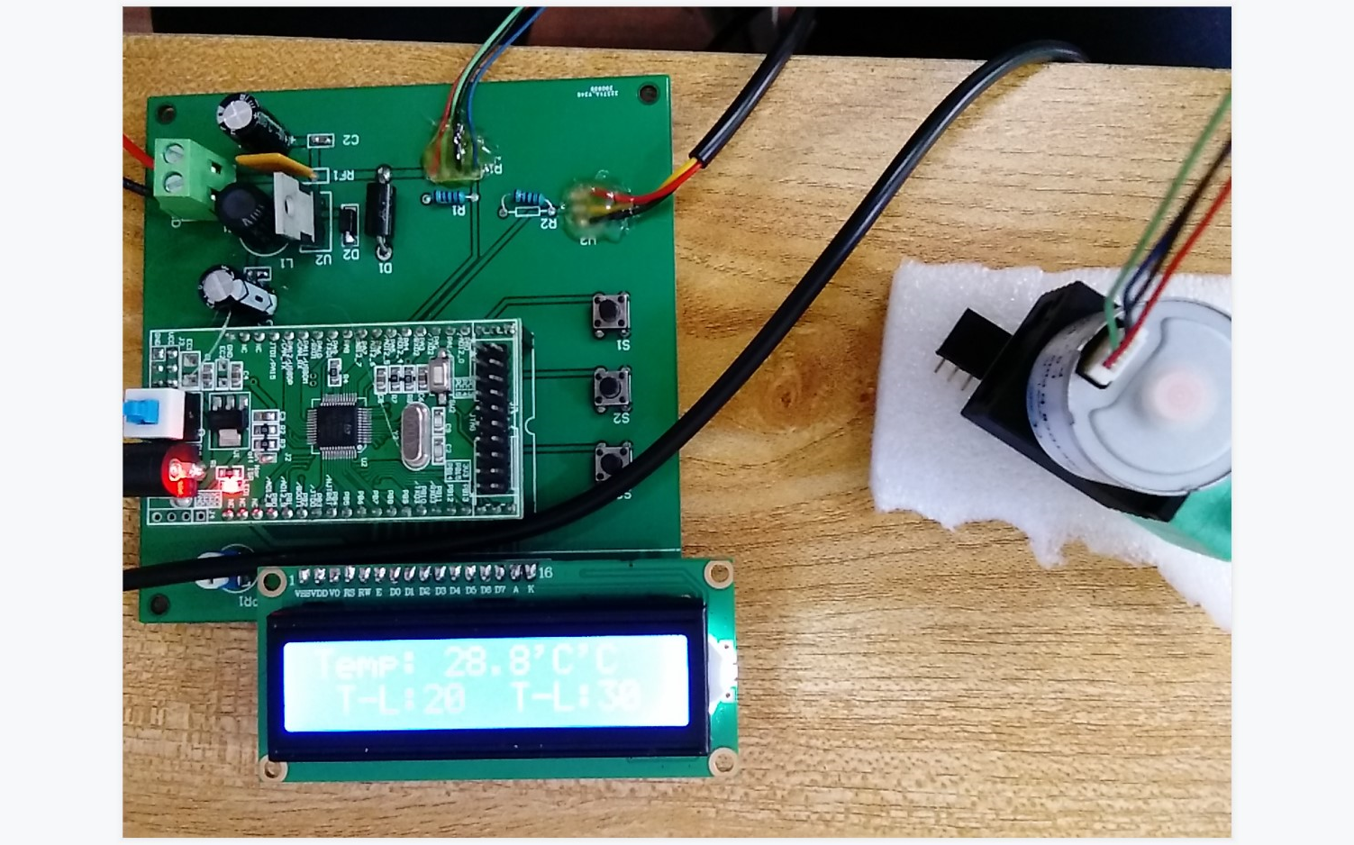 基于STM32单片机的温控水泵设计DS18B20LCD1602KEYAO4405DIY开发板套件21026哔哩哔哩bilibili