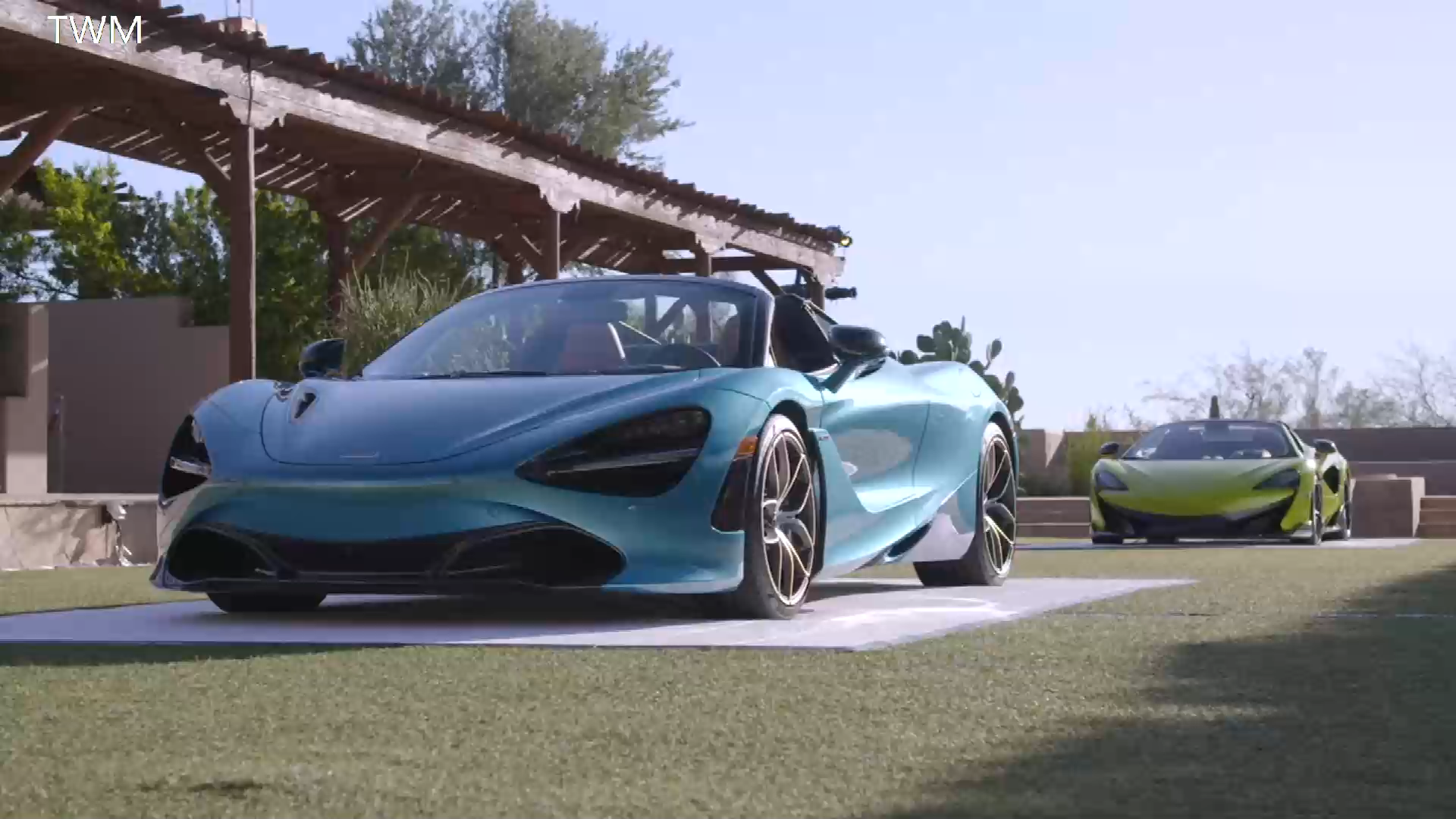 漂亮超跑迈凯伦720sspider和600ltspider