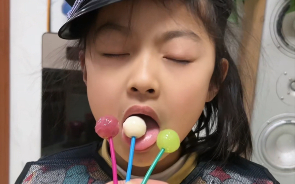 给你吃个棒棒糖