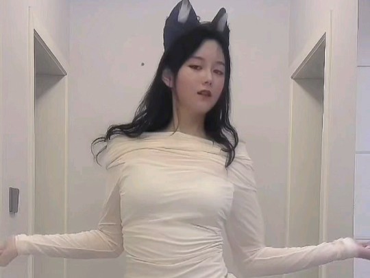 【乔乔reba】最新视频来袭,快来看看吧!