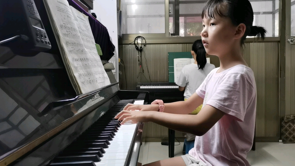 钢琴李梓汐～小河的歌