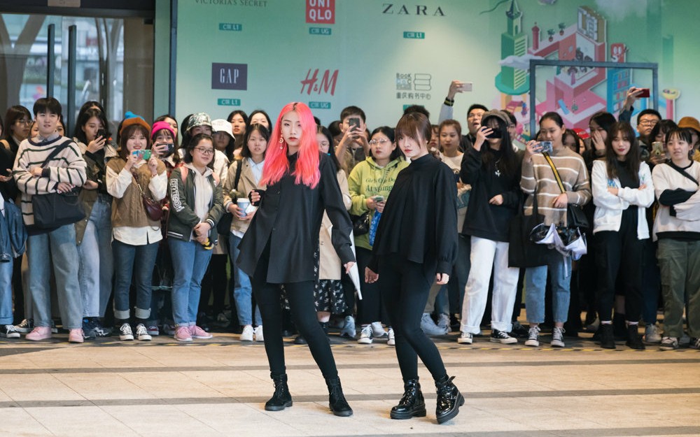 孙子团btszd斑斑瓶瓶随唱谁跳重庆站第一次斑瓶cut