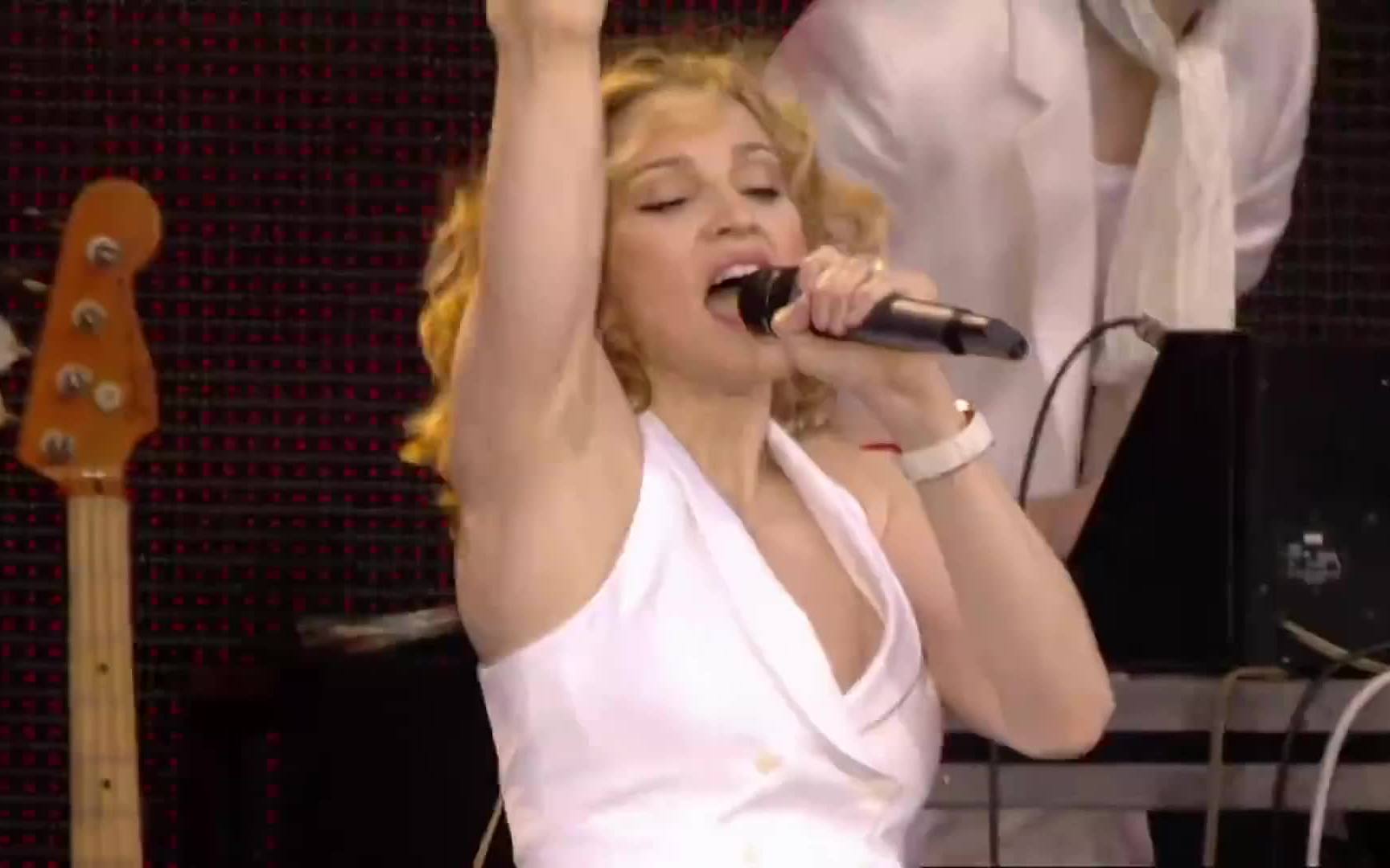 [图]Madonna - Music & Like A Prayer Ray Of Light Live 2005 - 1080p 麦当娜