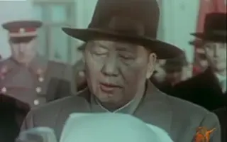 年，毛主席访苏并在机场发表演讲，赫鲁晓夫等热烈迎接