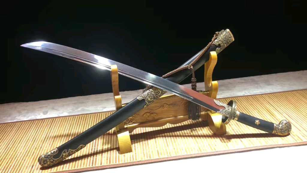 手工高性能花纹钢清代腰刀——传世宝刀