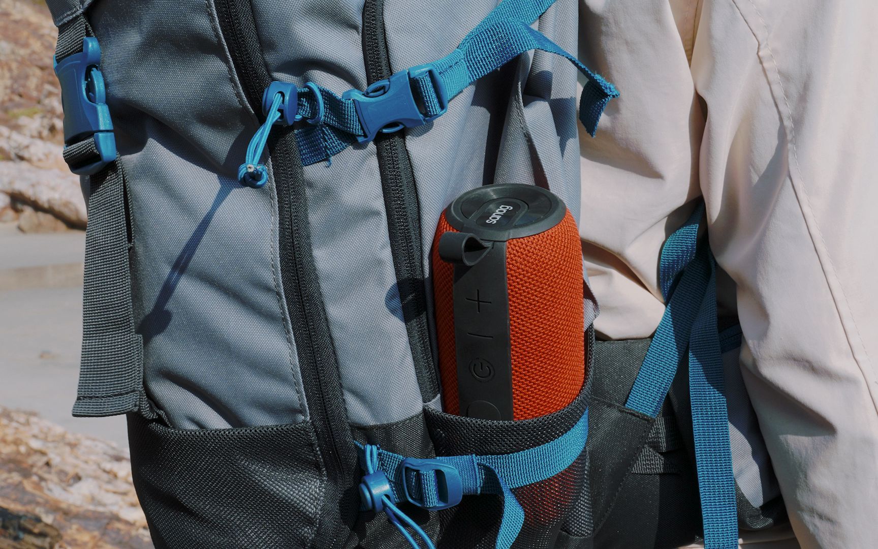 sanag m8p 户外防水无线蓝牙音箱,短途旅行必备,你身边的音乐伴侣