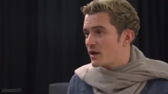 Descargar video: 【Orlando Bloom】花老师给中学的孩子们上戏剧课，受到热烈欢迎