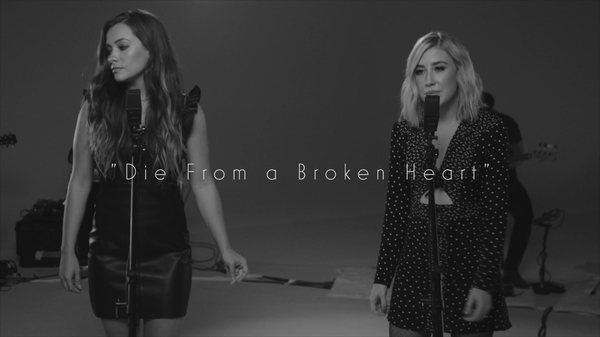 [图]Die From A Broken Heart (Acoustic) - Maddie & Tae