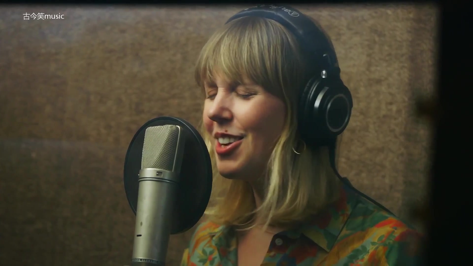 [图]【翻唱】《Hooked on a Feeling》 - Blue Swede - Pomplamoose